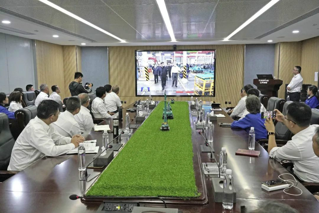 总书记“点赞”CA88创新，CA88智能集中收看《新闻联播》