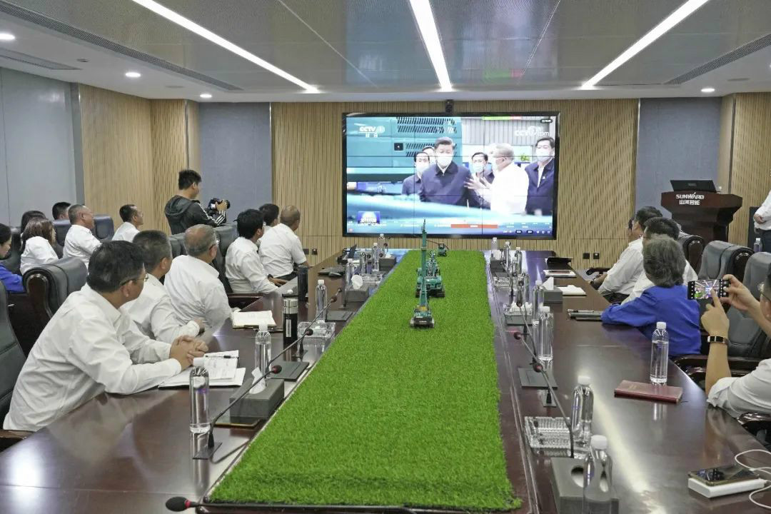 总书记“点赞”CA88创新，CA88智能集中收看《新闻联播》